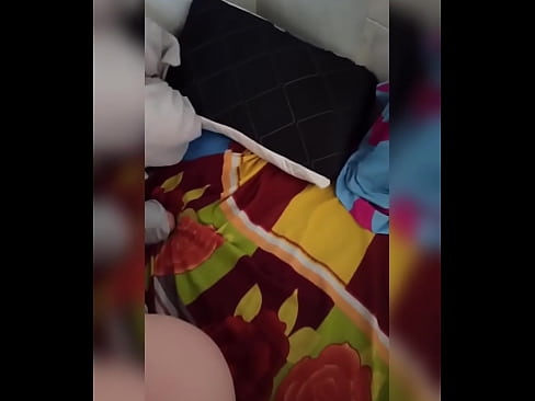 ❤️ Mwenzangu anakaa peke yake nyumbani kwa sababu mume wake anaenda likizo na mimi huchukua nafasi hiyo kumlamba na kumjaza maziwa. Ngono bora