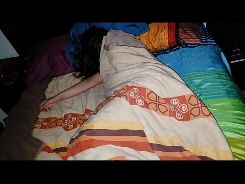❤️ Stepson akimtusi mama yake mdogo wa kambo wakati amelala. Ngono bora